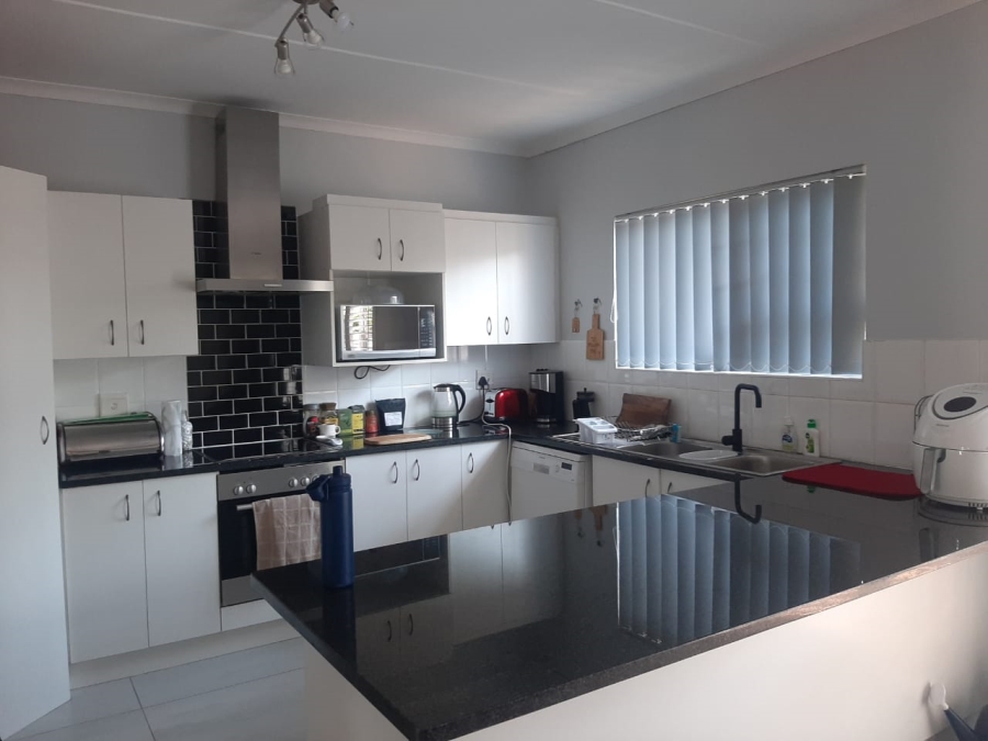 2 Bedroom Property for Sale in Abbotsford Eastern Cape